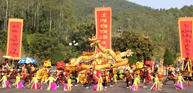 Lễ hội đền vua Mai Hắc Đế ở Nghệ An