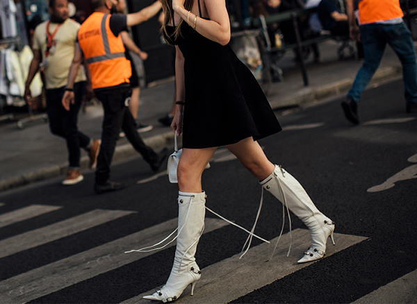 Những đôi bốt cao đến đầu gối được hứa hẹn sẽ chiếm sóng giới thời trang trong năm 2023