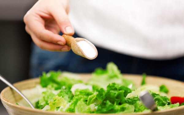 Chế độ ăn giảm muối là chế độ ăn được thiết kế để giảm lượng muối trong bữa ăn hàng ngày